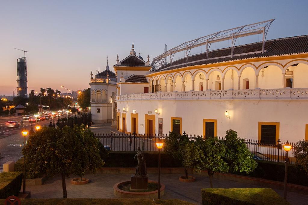 Champion Duplex Terrace And Garage Old Town 6 Pax Lägenhet Sevilla Exteriör bild